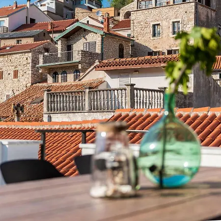 Holiday Tomislav * Novigrad (Dalmatia)
